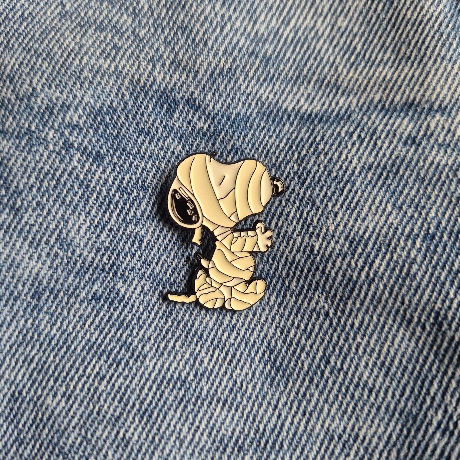 Pin Snoopy Momia